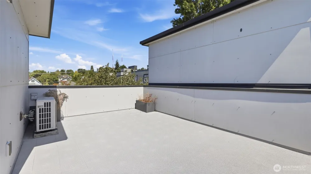 710 14th Avenue #C Seattle, WA 98122
