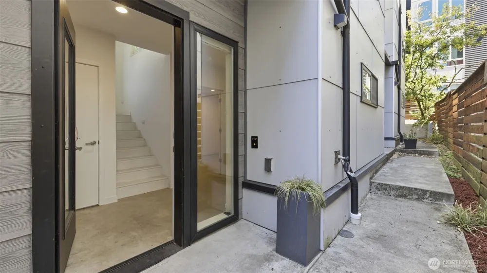710 14th Avenue #C Seattle, WA 98122