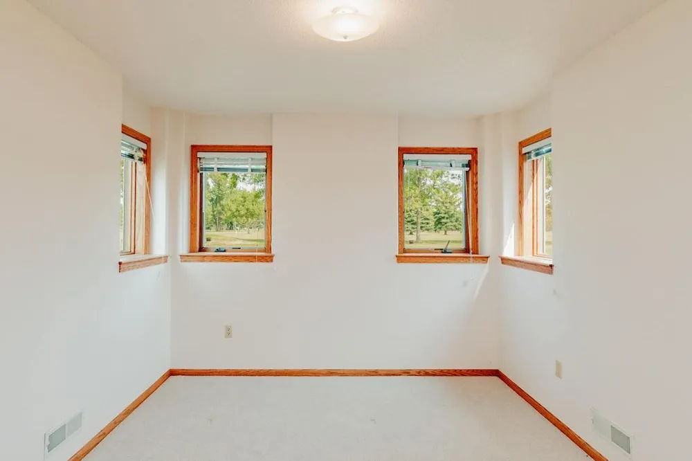 202 Fairway Drive Casselton, ND 58012