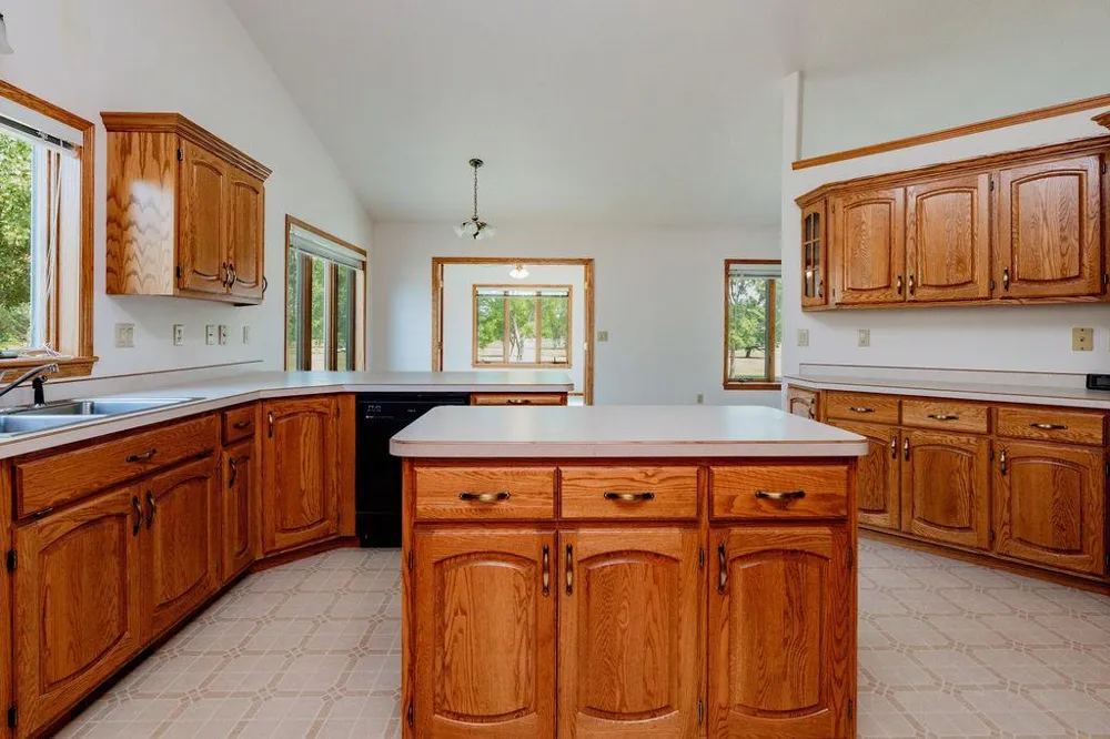 202 Fairway Drive Casselton, ND 58012