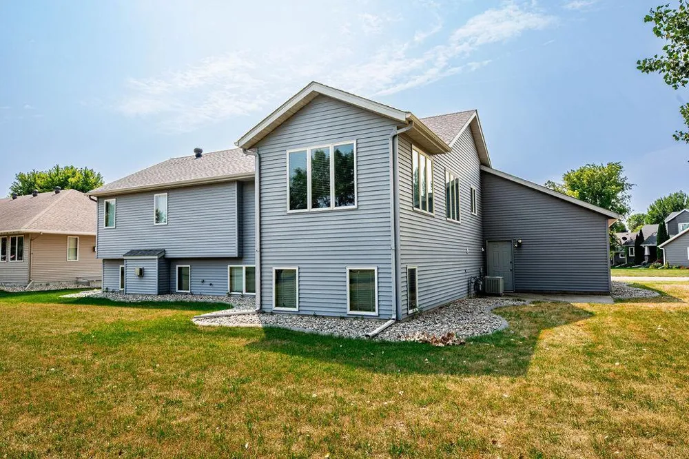 202 Fairway Drive Casselton, ND 58012