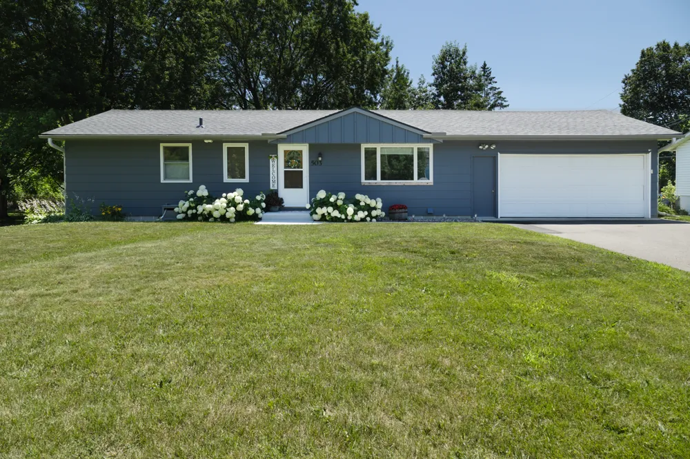 503 Chan View Chanhassen, MN 55317