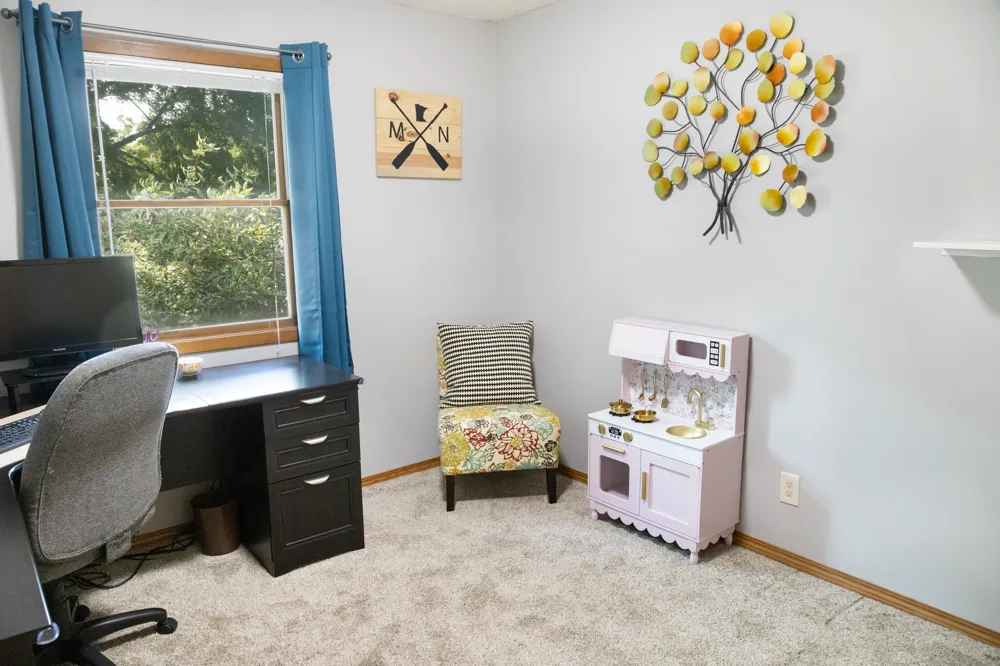 503 Chan View Chanhassen, MN 55317