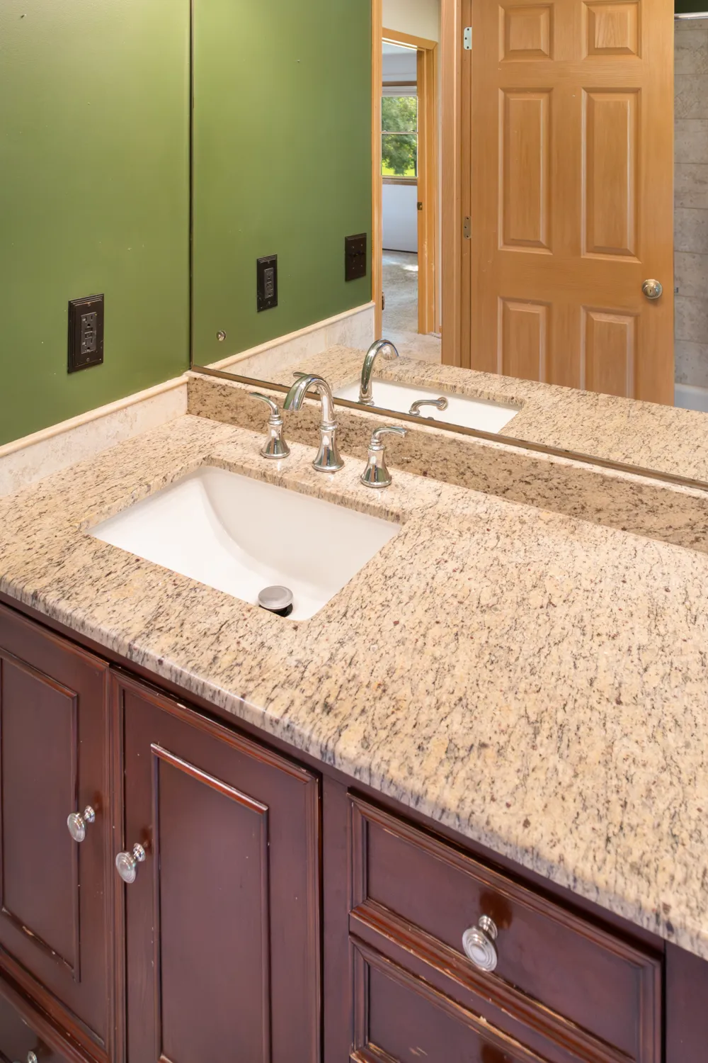 503 Chan View Chanhassen, MN 55317