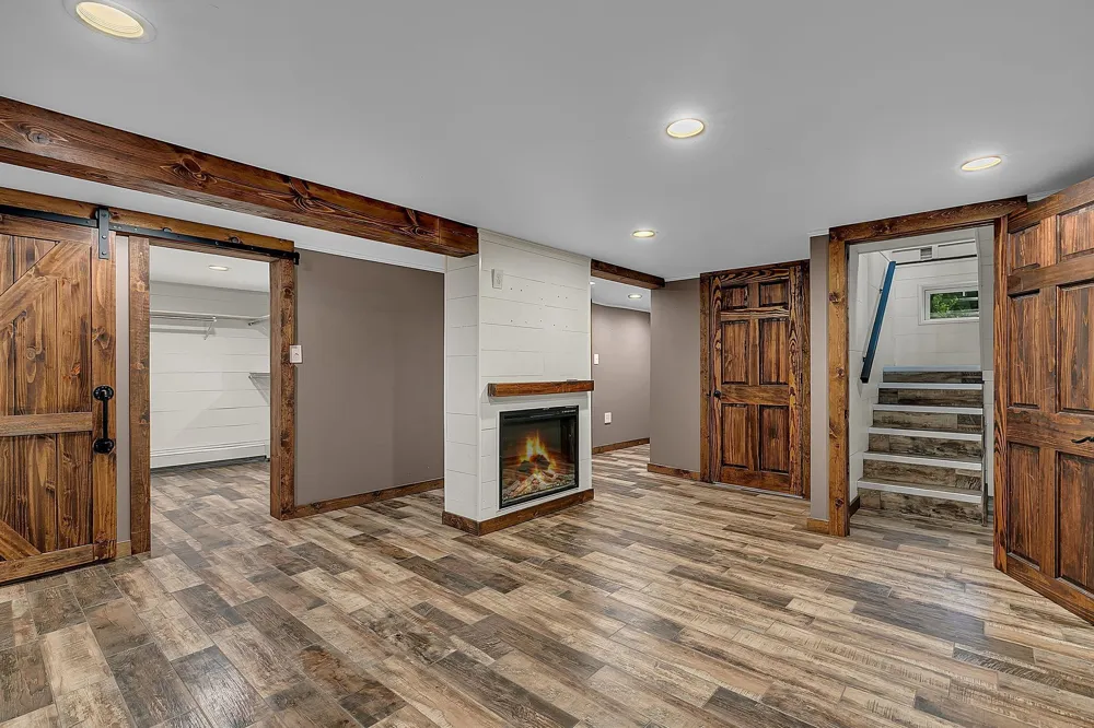 309 2nd Avenue SE New London, MN 56273