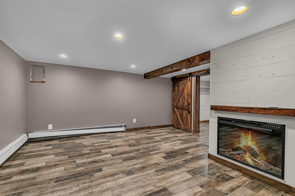 309 2nd Avenue SE New London, MN 56273