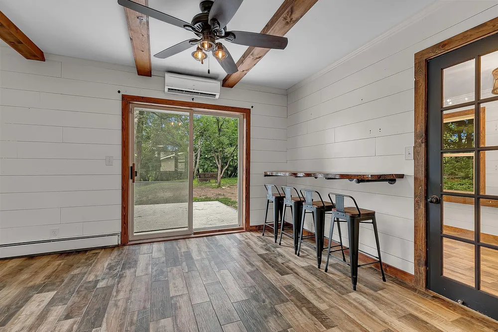 309 2nd Avenue SE New London, MN 56273