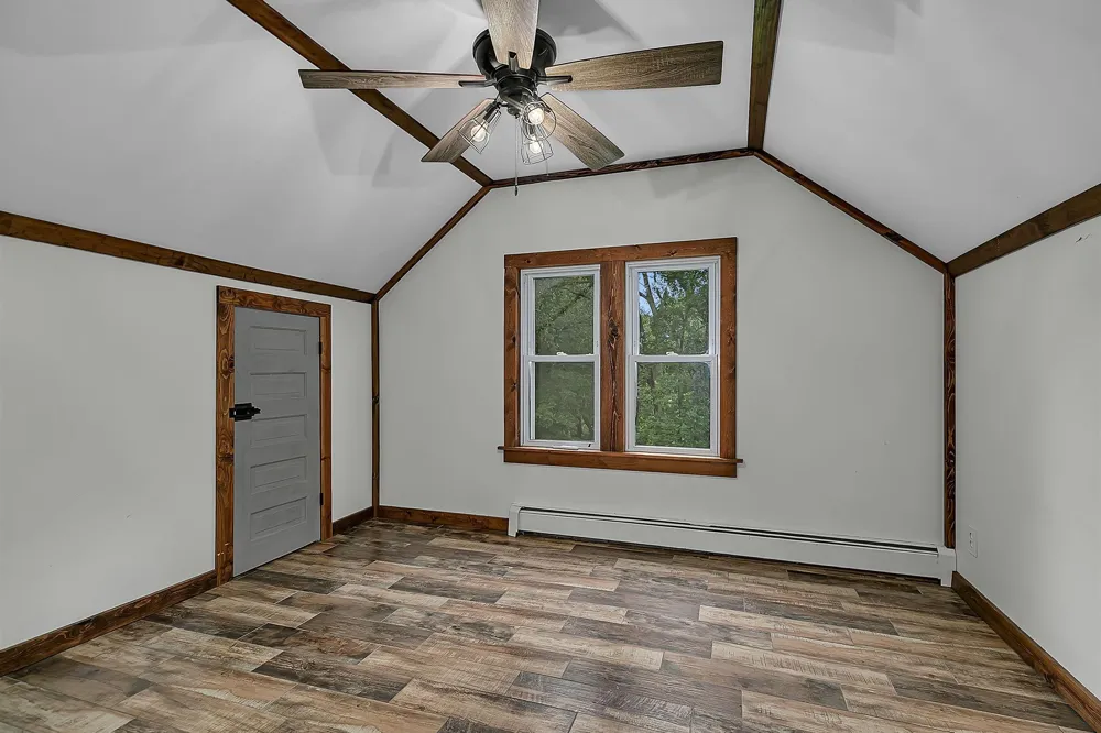 309 2nd Avenue SE New London, MN 56273