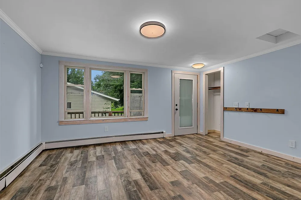 309 2nd Avenue SE New London, MN 56273
