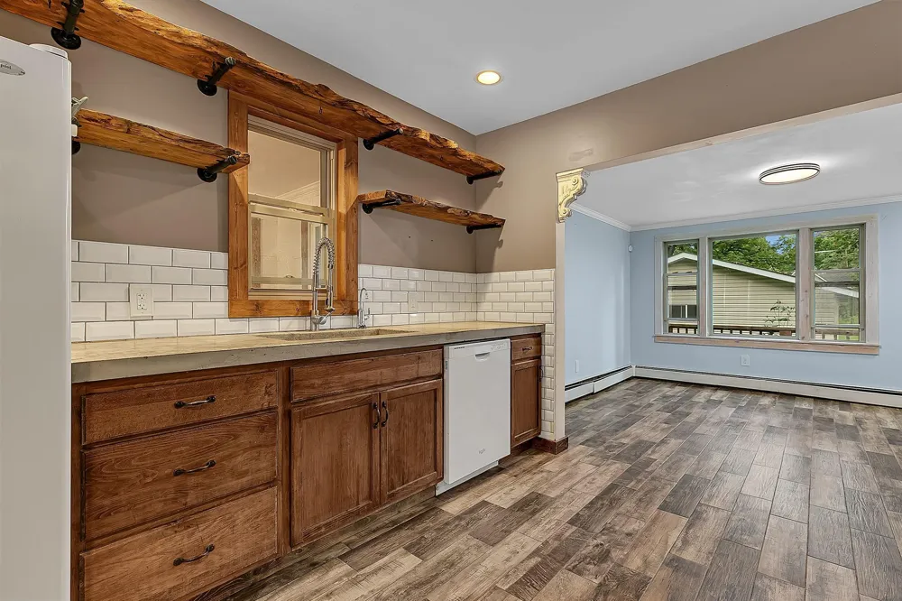 309 2nd Avenue SE New London, MN 56273