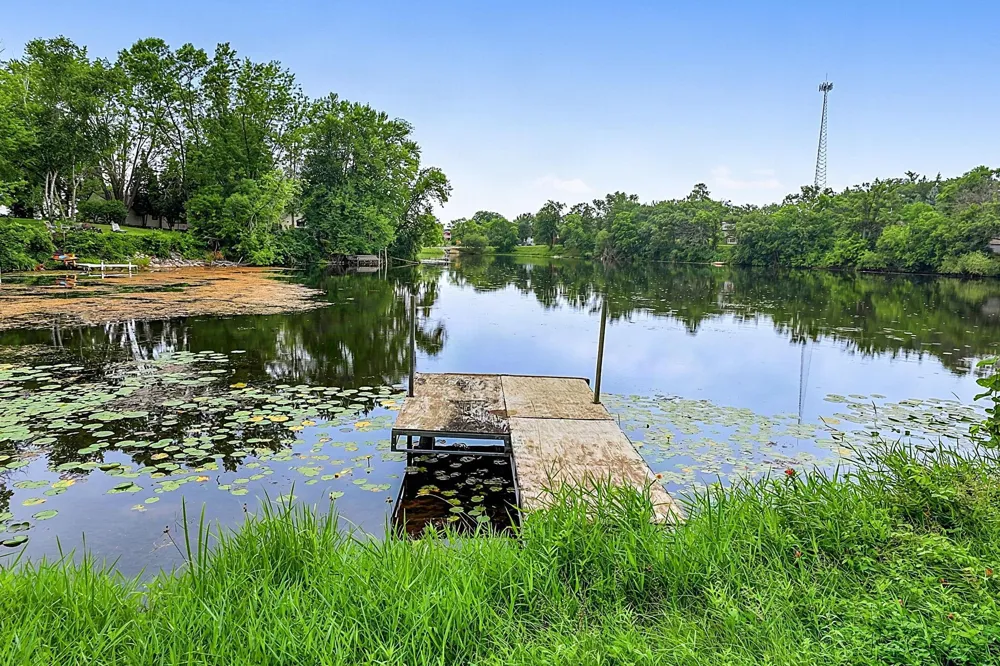 309 2nd Avenue SE New London, MN 56273