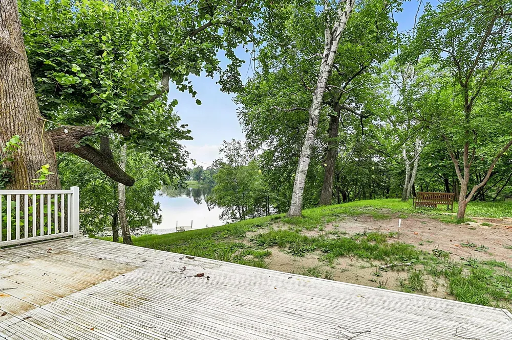 309 2nd Avenue SE New London, MN 56273