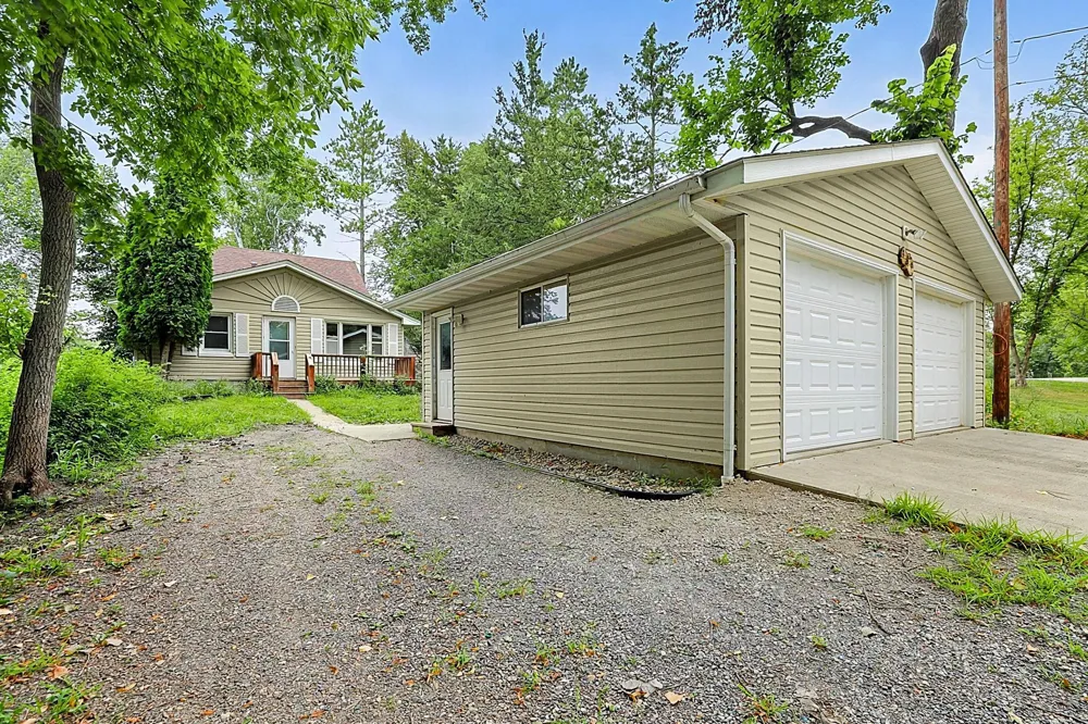 309 2nd Avenue SE New London, MN 56273