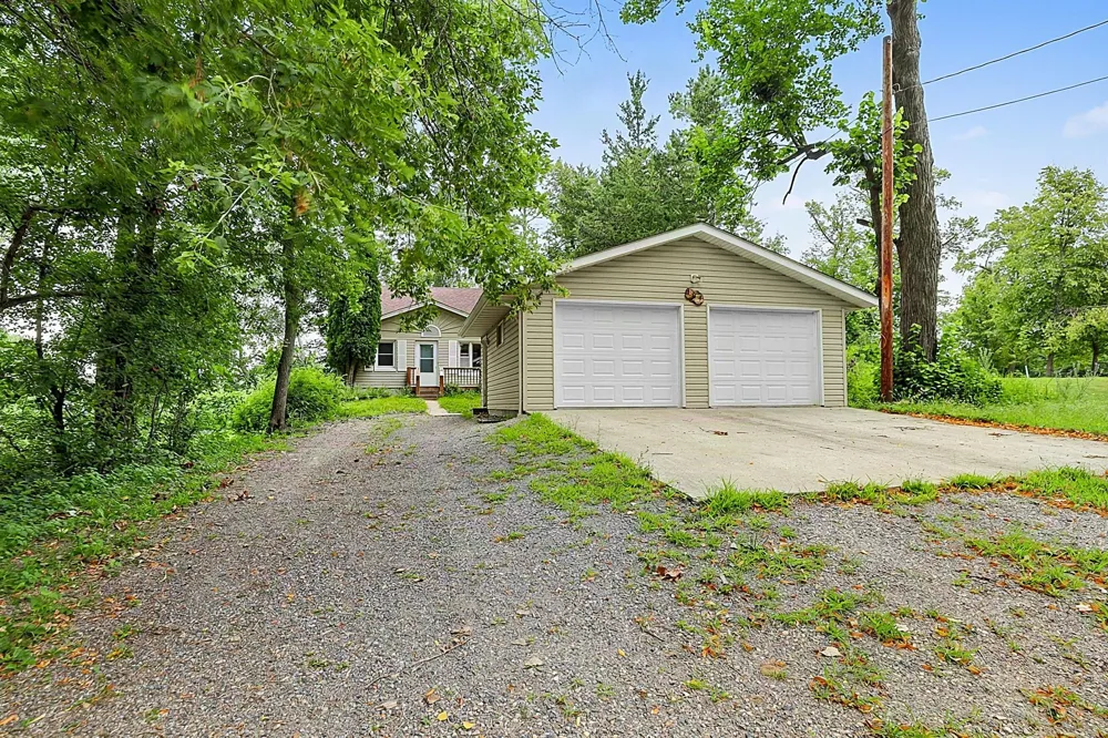 309 2nd Avenue SE New London, MN 56273