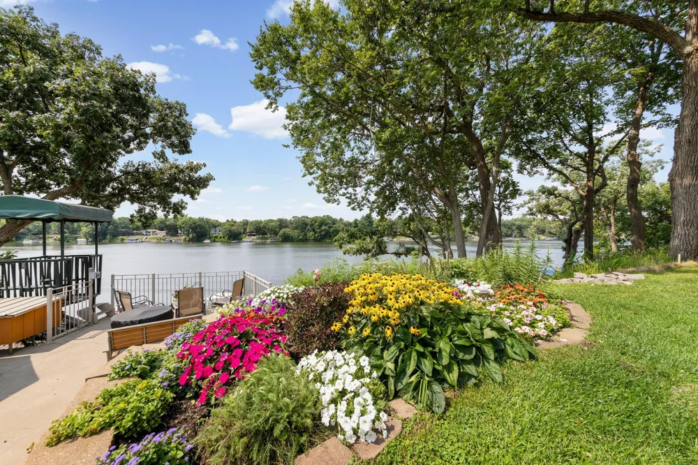 11030 Mississippi Boulevard NW #325 Coon Rapids, MN 55433