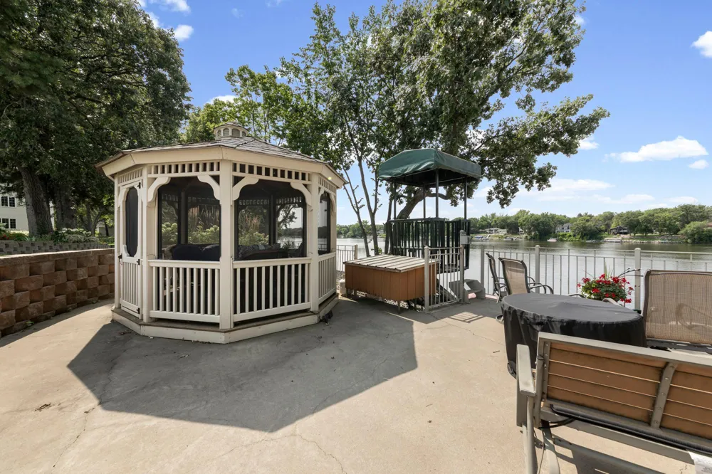 11030 Mississippi Boulevard NW #325 Coon Rapids, MN 55433
