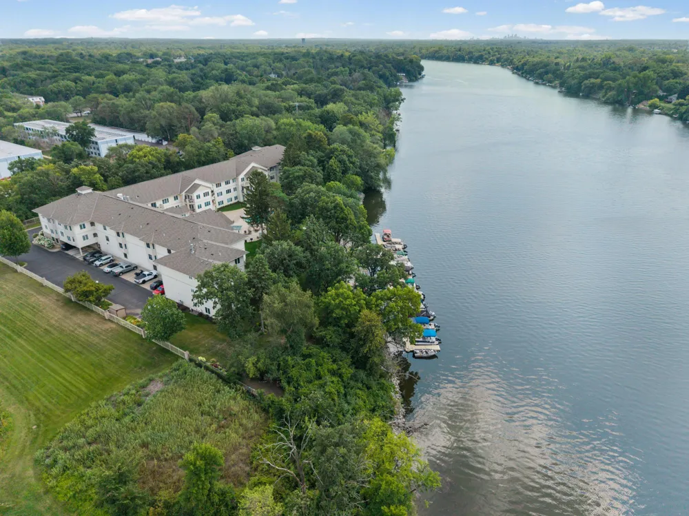 11030 Mississippi Boulevard NW #325 Coon Rapids, MN 55433