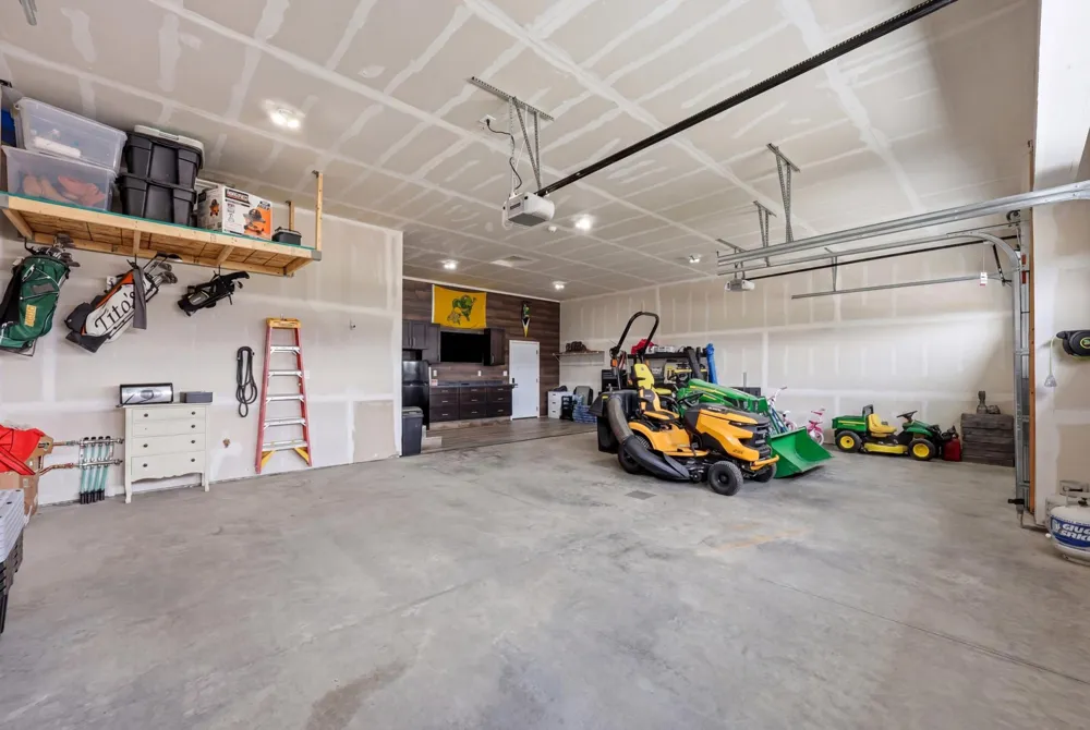 102 Annies Way Mapleton, ND 58059