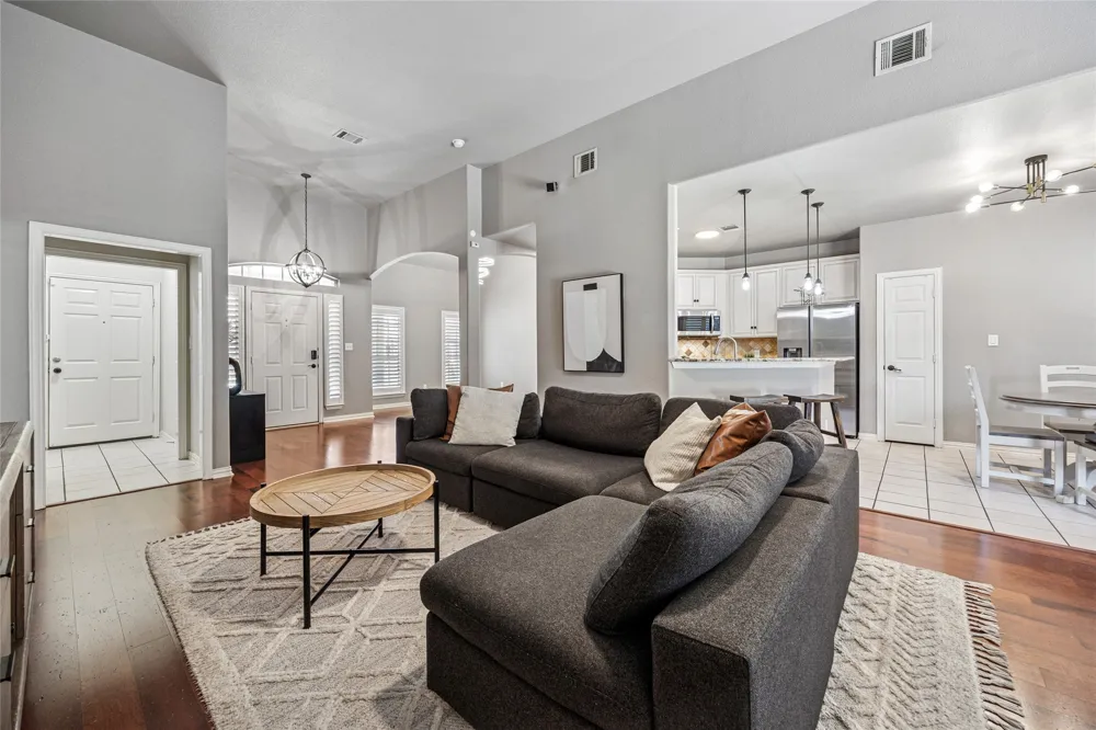 507 Mattie Lane Lake Dallas, TX 75065