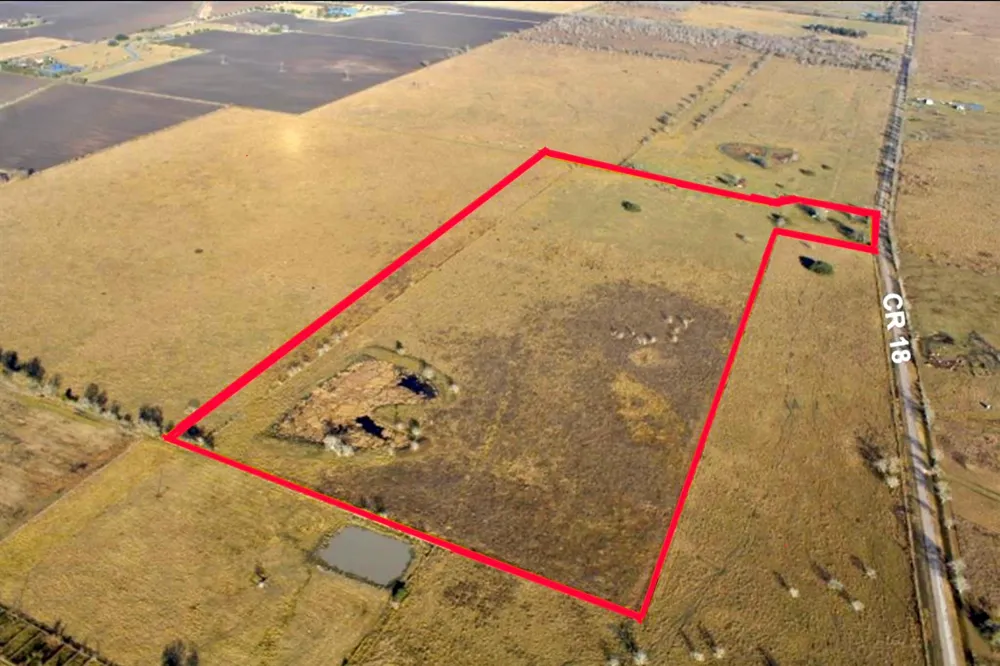 2235 County Road 18 Damon, TX 77430
