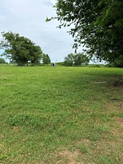 2235 County Road 18 Damon, TX 77430