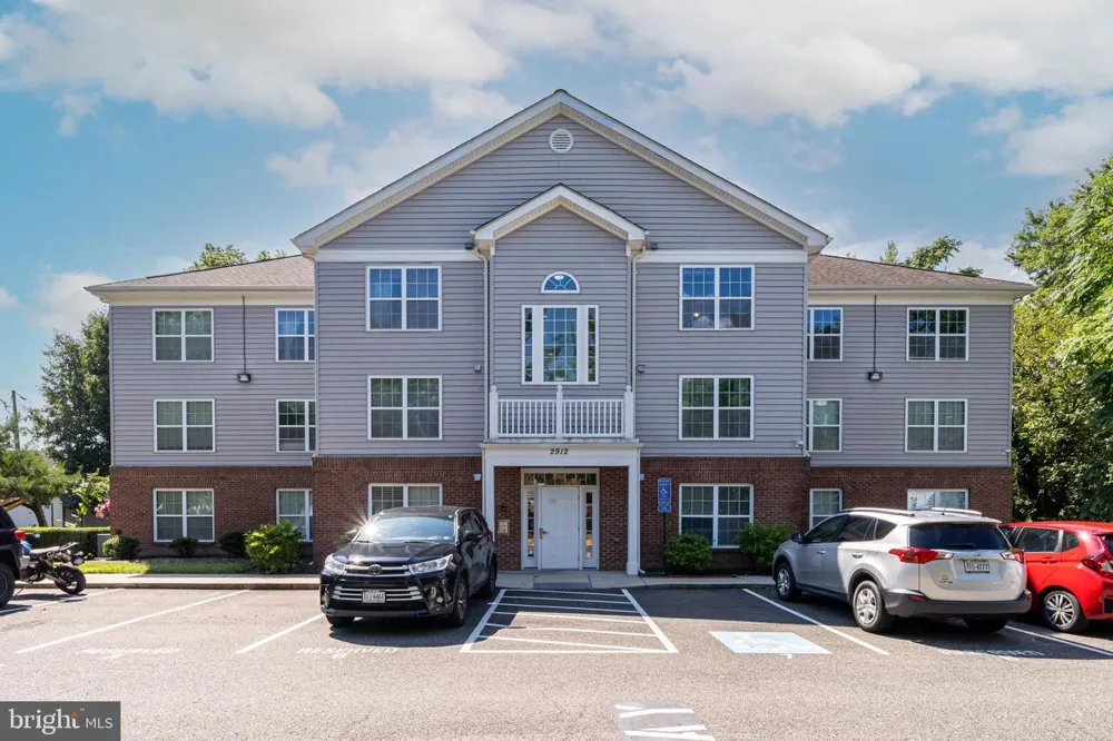2912 17TH STREET S #103 Arlington, VA 22204