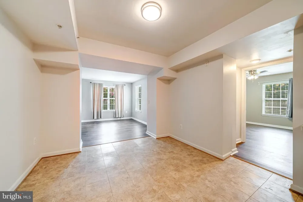 2912 17TH STREET S #103 Arlington, VA 22204