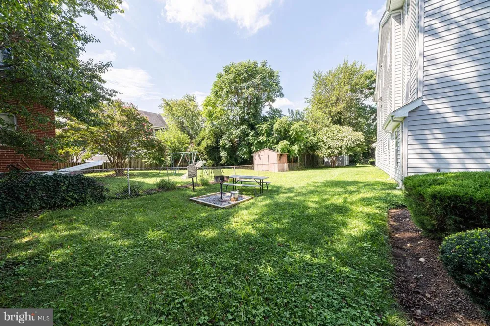 2912 17TH STREET S #103 Arlington, VA 22204