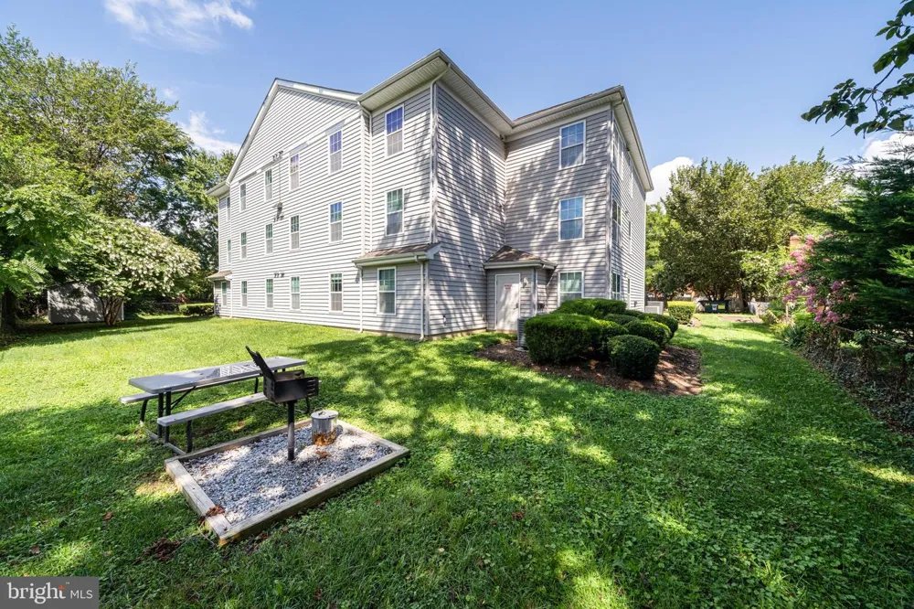 2912 17TH STREET S #103 Arlington, VA 22204