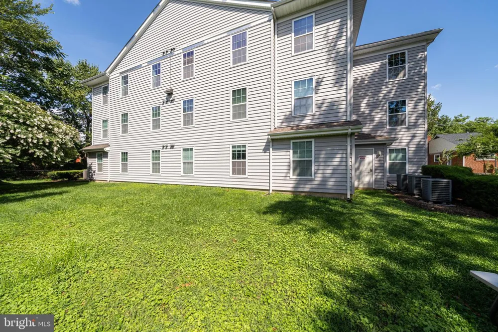 2912 17TH STREET S #103 Arlington, VA 22204
