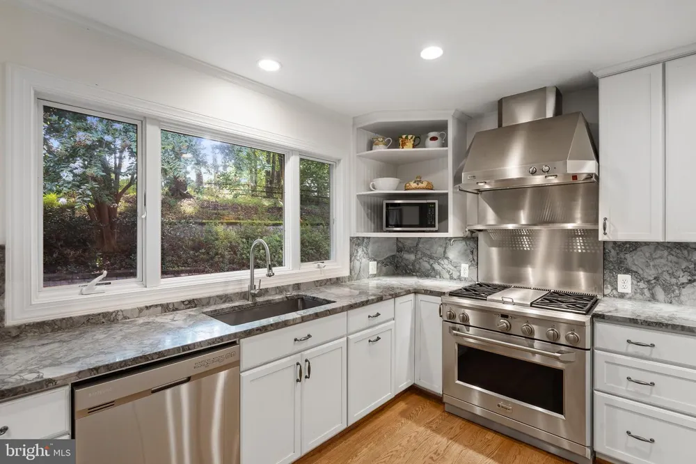 210 FALCON RIDGE ROAD Great Falls, VA 22066