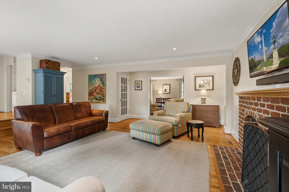 210 FALCON RIDGE ROAD Great Falls, VA 22066