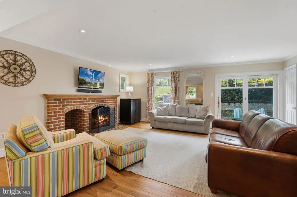 210 FALCON RIDGE ROAD Great Falls, VA 22066