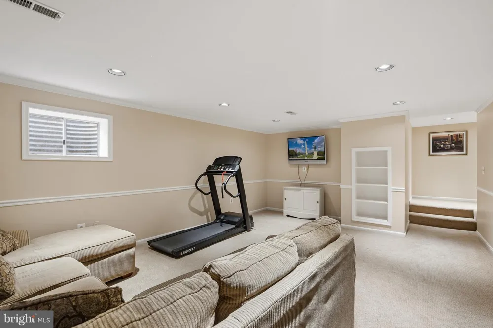 210 FALCON RIDGE ROAD Great Falls, VA 22066