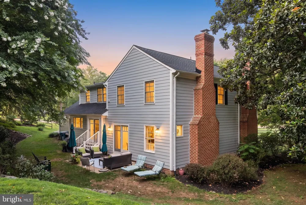 210 FALCON RIDGE ROAD Great Falls, VA 22066