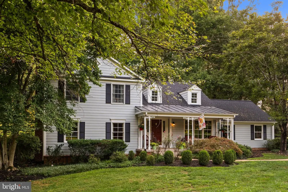 210 FALCON RIDGE ROAD Great Falls, VA 22066