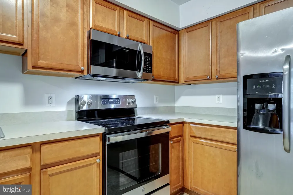 2912 17TH STREET S #103 Arlington, VA 22204