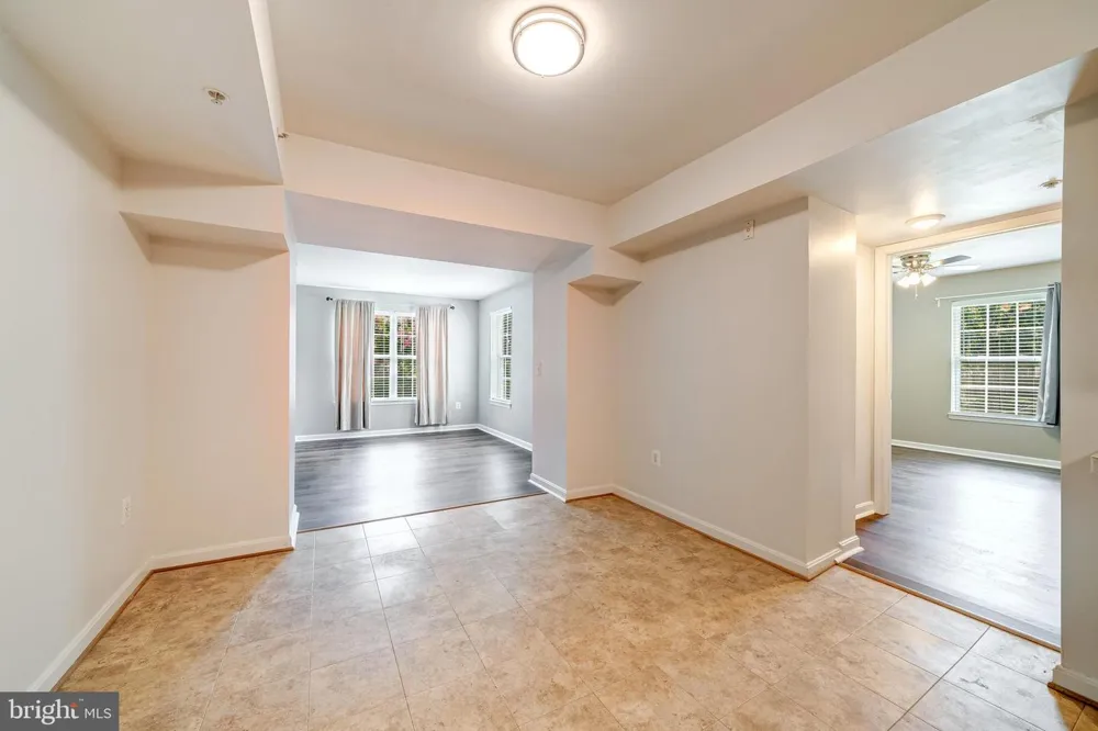2912 17TH STREET S #103 Arlington, VA 22204