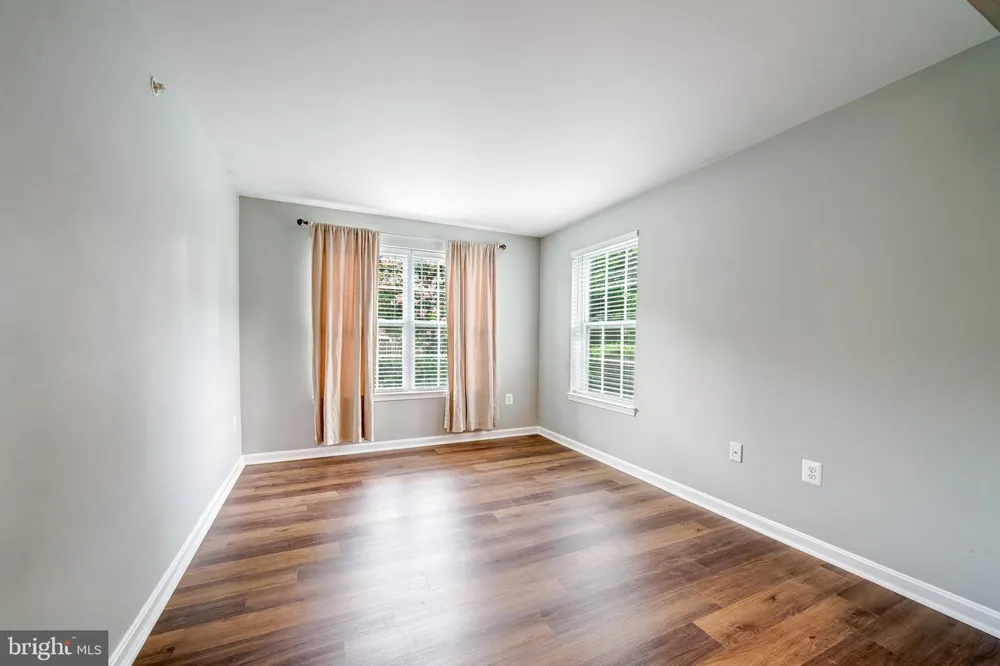 2912 17TH STREET S #103 Arlington, VA 22204
