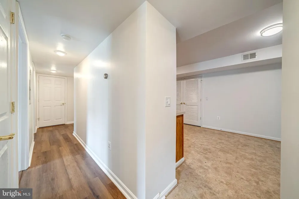 2912 17TH STREET S #103 Arlington, VA 22204