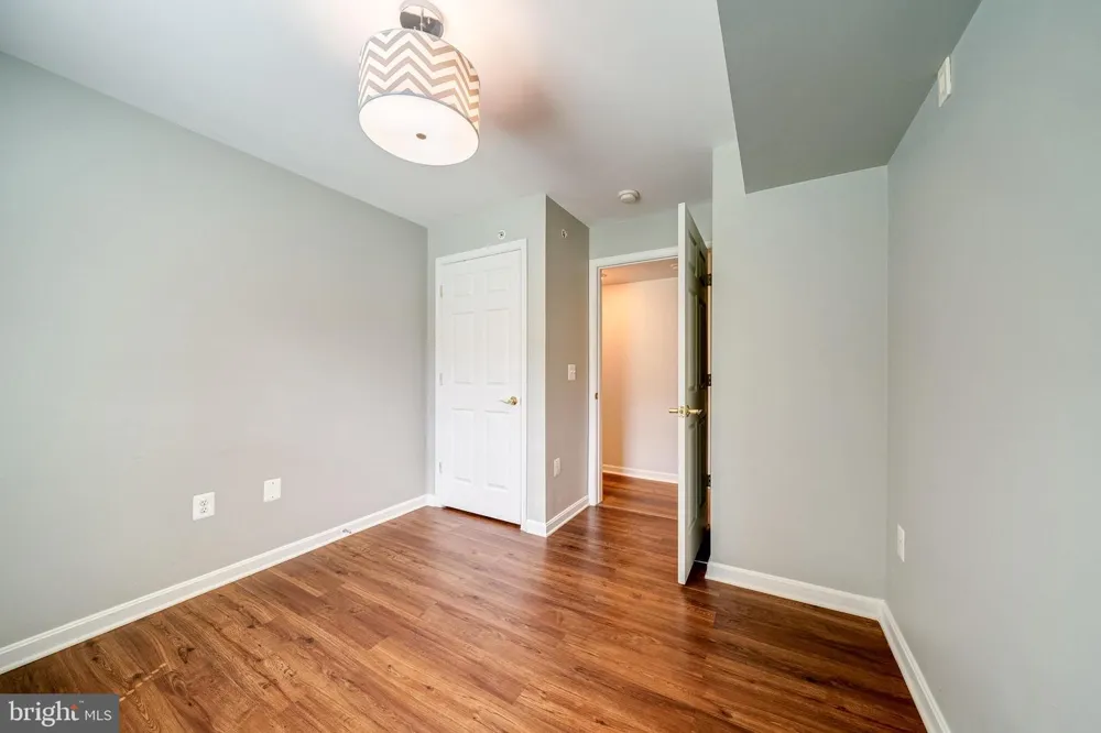 2912 17TH STREET S #103 Arlington, VA 22204