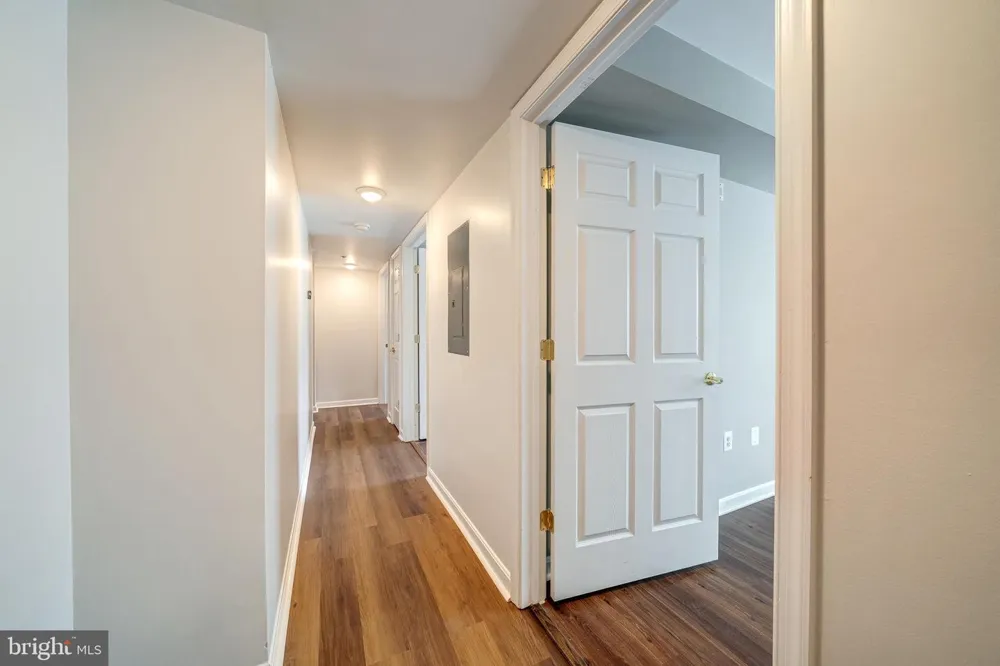 2912 17TH STREET S #103 Arlington, VA 22204