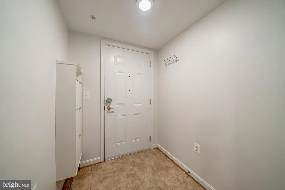 2912 17TH STREET S #103 Arlington, VA 22204