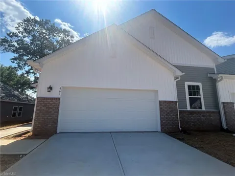 863 Hanford Landing Drive