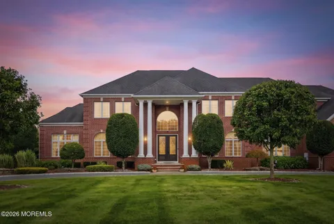 7 Crystal Court