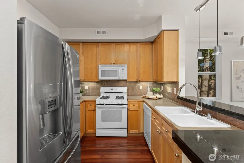 12721 SE 41st Place #214 Bellevue, WA 98006