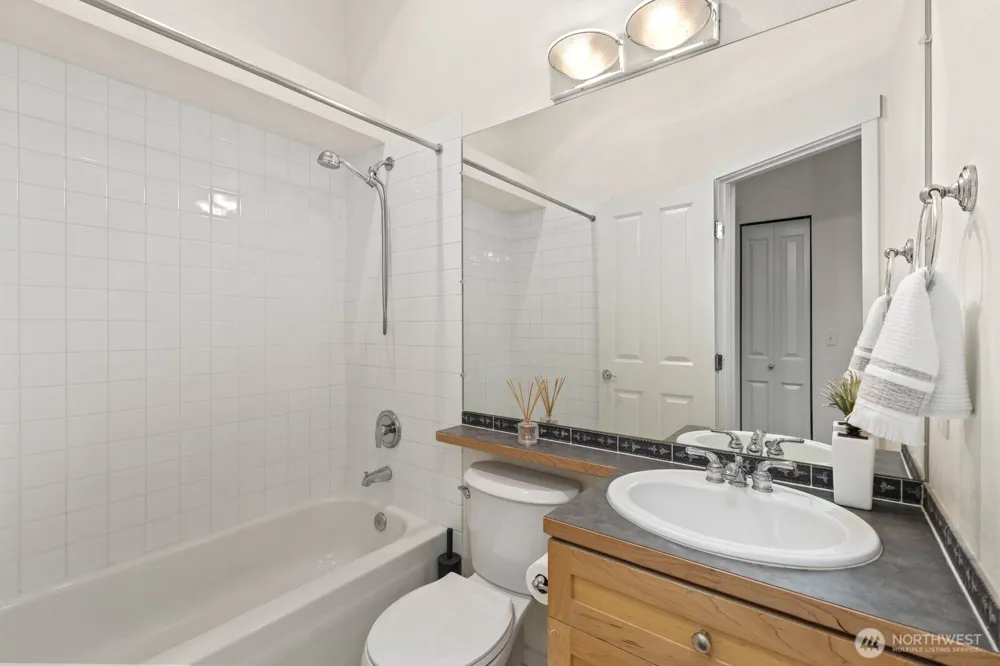 12721 SE 41st Place #214 Bellevue, WA 98006