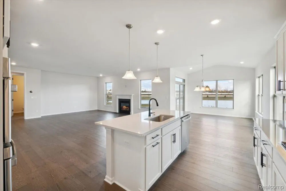 61836 Hevel Lane Washington Township, MI 48094
