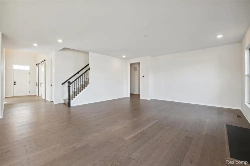 61836 Hevel Lane Washington Township, MI 48094
