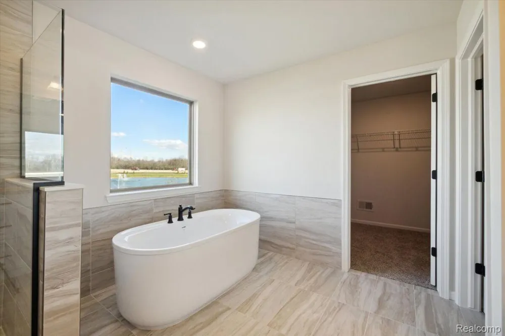 61836 Hevel Lane Washington Township, MI 48094